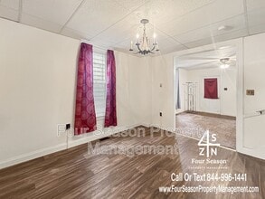 Building Photo - 338 S Locust St