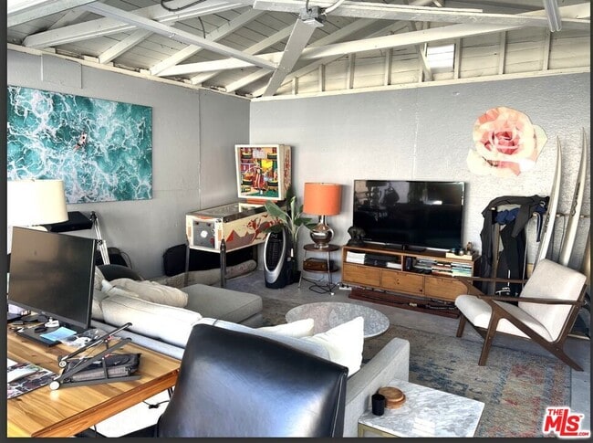 Foto del edificio - 3125 Stanford Ave