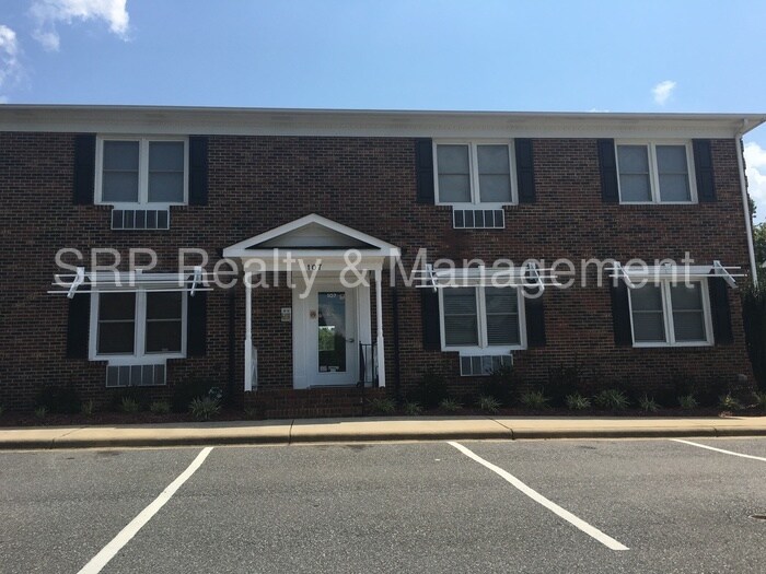 Foto principal - 107 Stroupe Rd