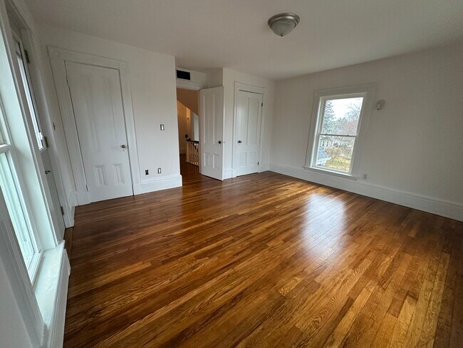 Dormitorio - 48 Dennison Ave