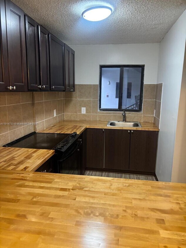 Foto principal - 2514 Taylor St