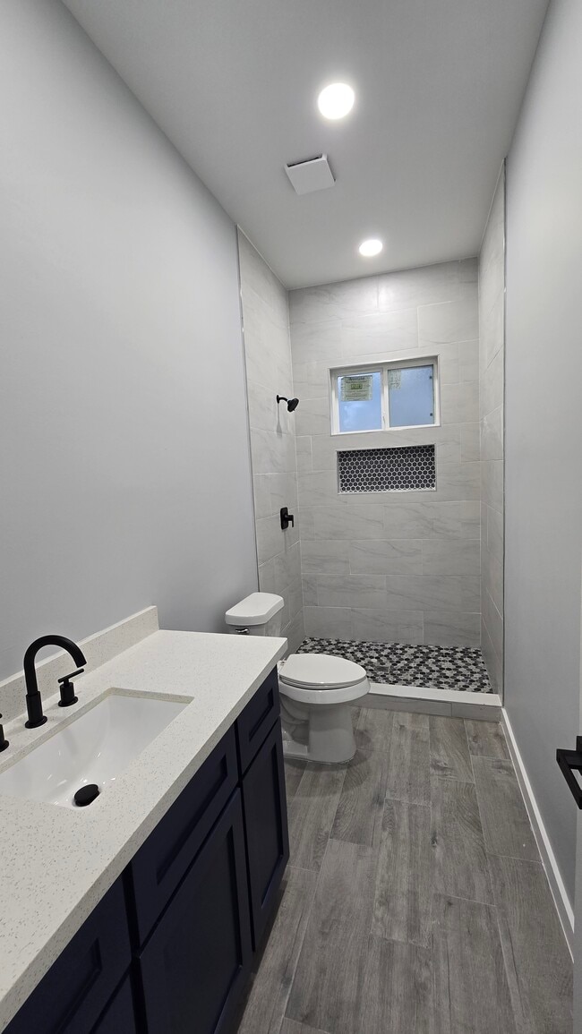 Building Photo - 15738 Palm Vista Dr