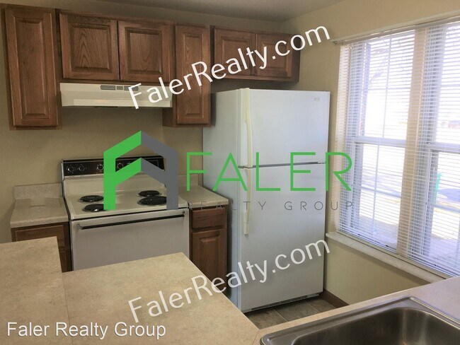 Building Photo - 2 br, 1.5 bath House - 2151 Chapel Drive