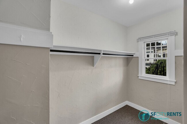 Foto del edificio - Lower Haight: Top Floor Studio w/ Eat-In K...