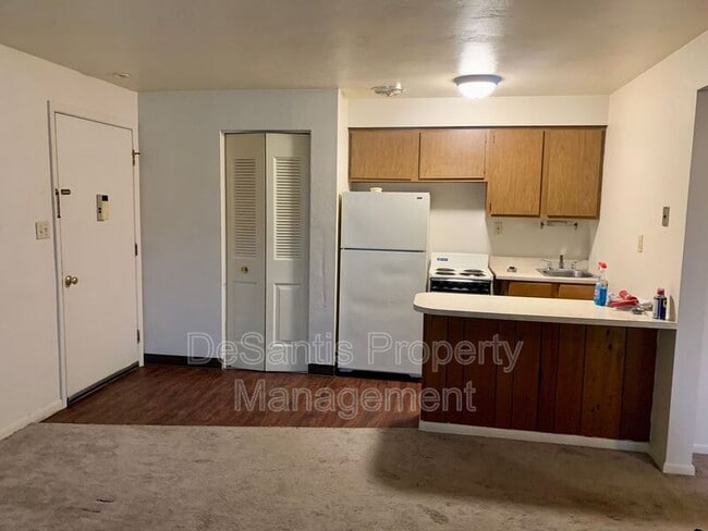 Building Photo - 313 Lunar Ln