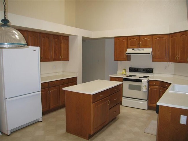 Foto del edificio - 1115 Blue Quail Rd NE
