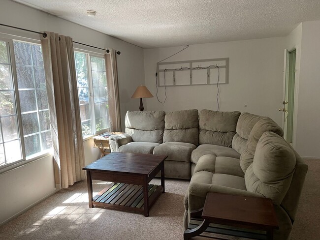 Building Photo - Quiet Corner Unit in Condo Complex