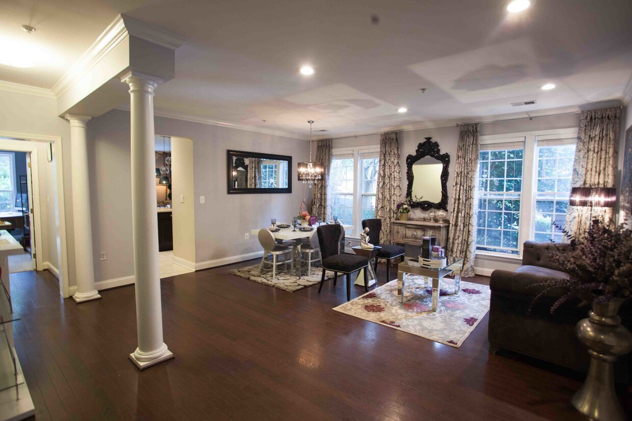 Living Room - 800 Grand Champion Dr