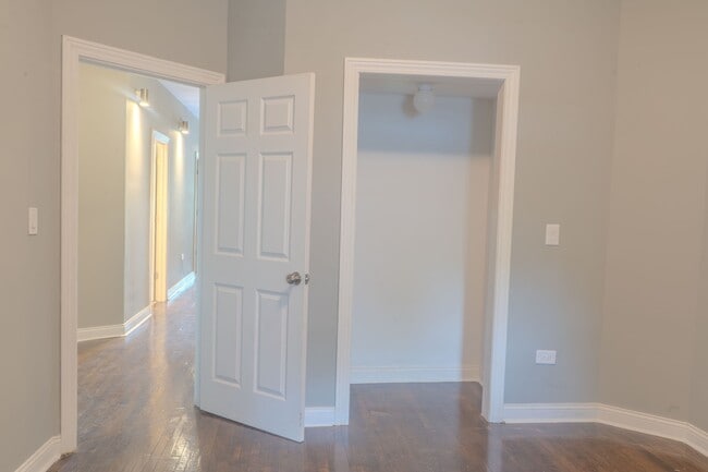 Building Photo - 1516 S Sawyer Ave