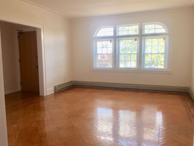Building Photo - 723 Avenue C