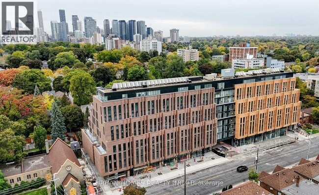 Building Photo - 1720 Bayview Ave