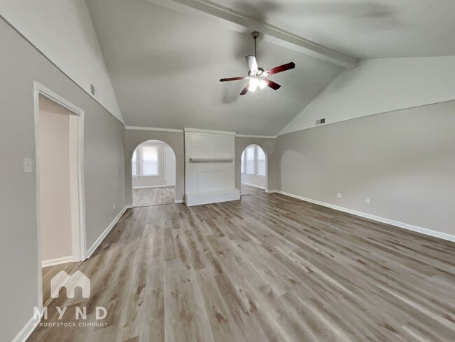 Building Photo - 6137 Briarbend Ln