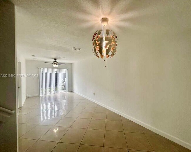 Foto del edificio - 2170 NE 167th St