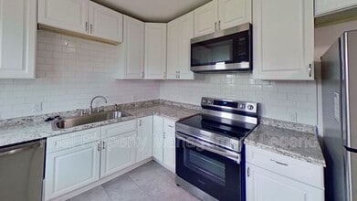 Building Photo - 2320 Brockbank Dr