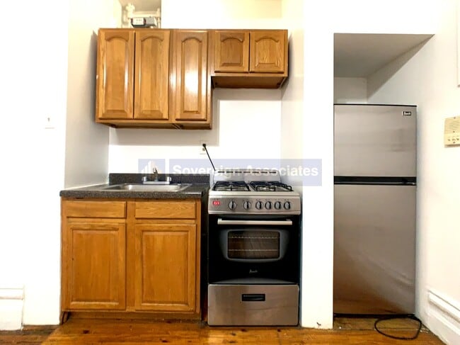 Building Photo - 45 Tiemann Pl
