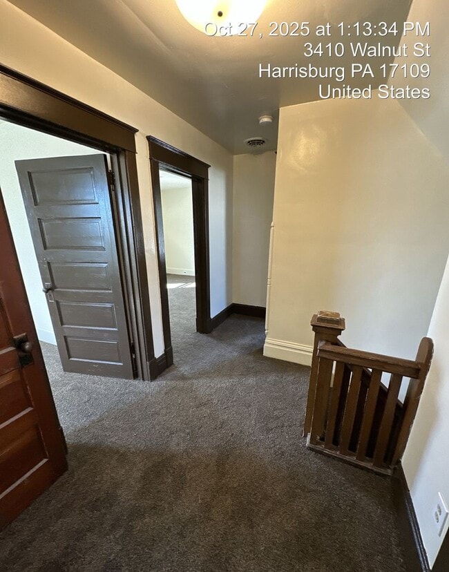 Building Photo - 3410