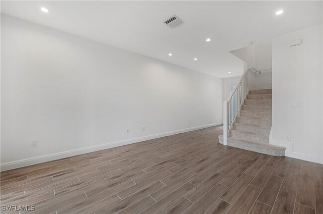 Foto del edificio - 7549 Carnegie Way