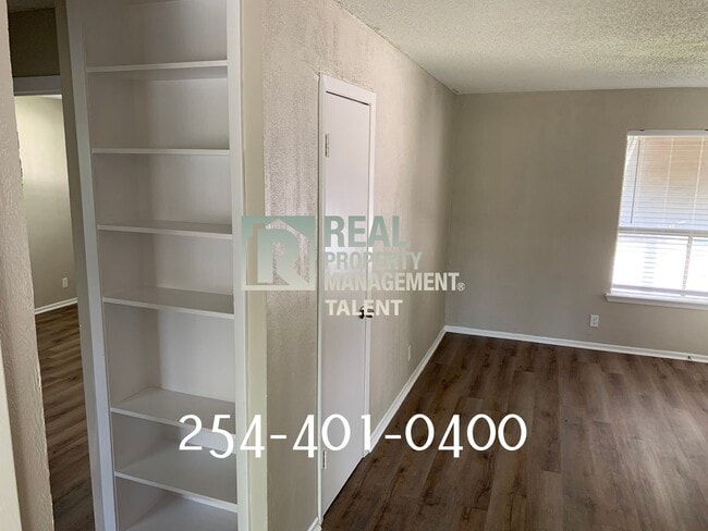 Building Photo - 2214 Saulsbury Dr