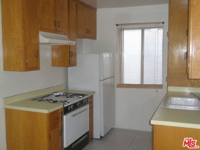 Foto del edificio - 1166 Amherst Ave