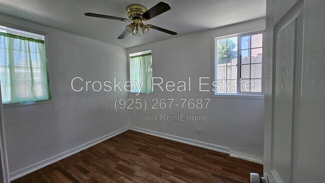 Foto del edificio - 463 E 9th St