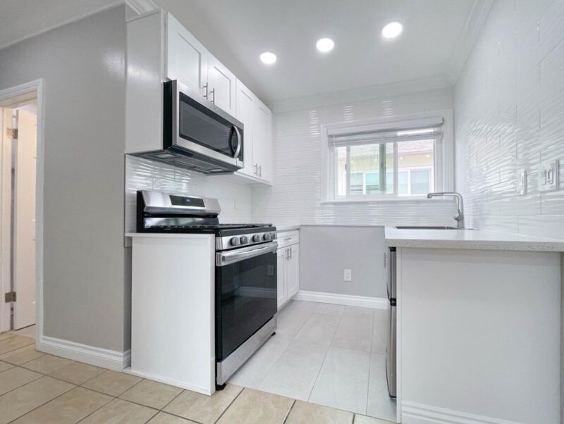 Foto principal - 11097 Slater Ave