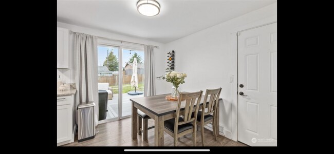 Foto del edificio - 5326 Green Hills Ave NE