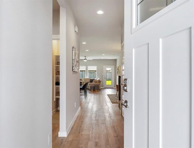 Foto del edificio - 31602 Chollerford Ct