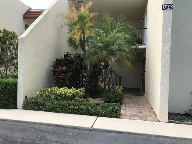 Foto del edificio - 1723 Consulate Pl