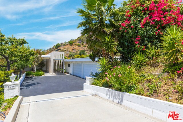 Foto del edificio - 8900 Alto Cedro Dr