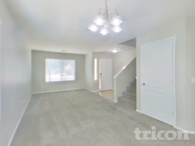 Building Photo - 930 W Mesquite Tree Ln