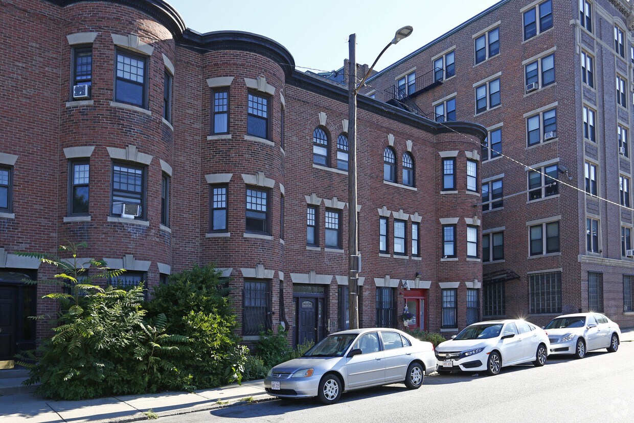 Building Photo - 525 Newbury St