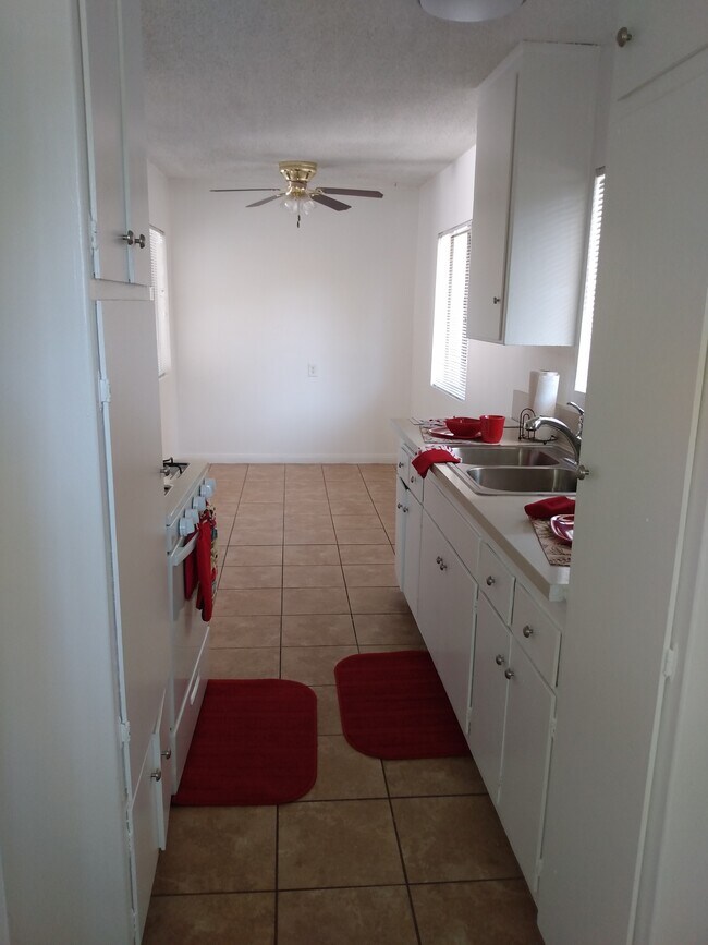 DINING ROOM - 24611 Valley St