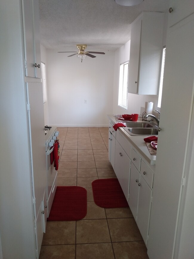 DINING ROOM - 24611 Valley St