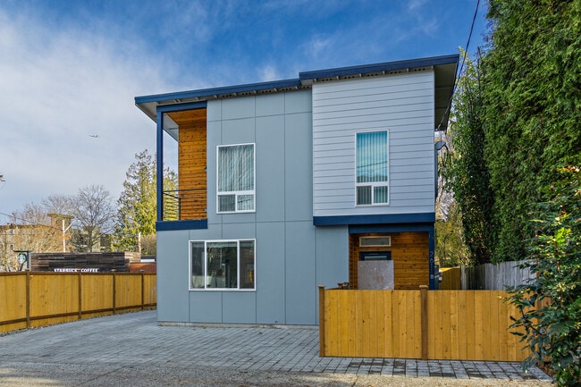 Building Photo - 2611 41st Ave SW