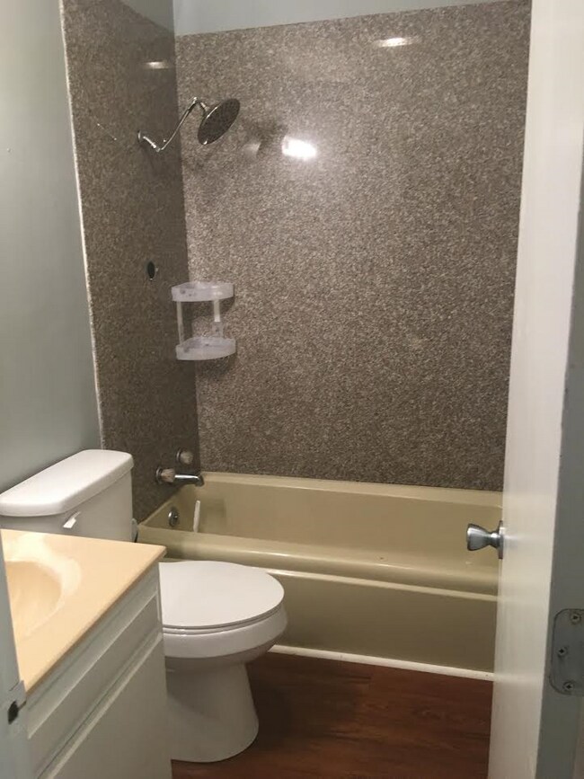 Foto del edificio - 1604 St Jude Ave