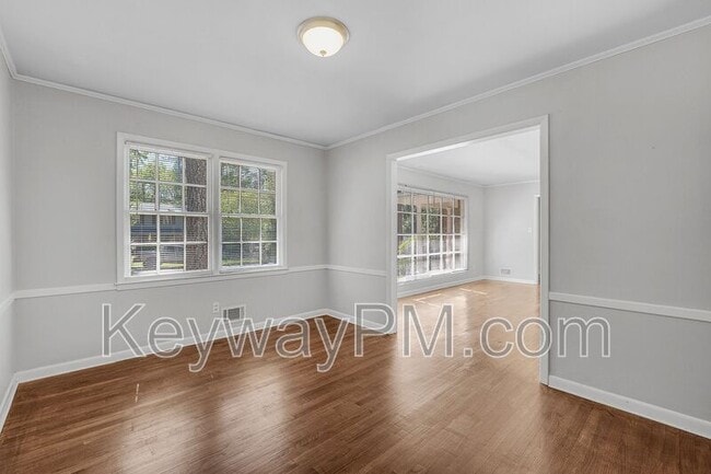 Foto del edificio - 622 Canterbury Dr