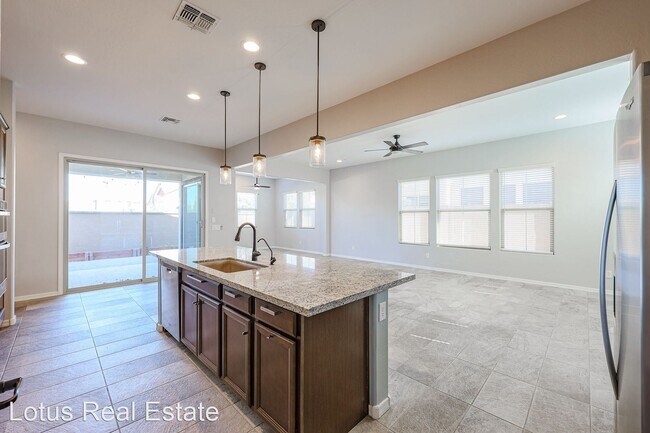 Foto del edificio - 3 br, 2.5 bath House - 1081 S Jay St.