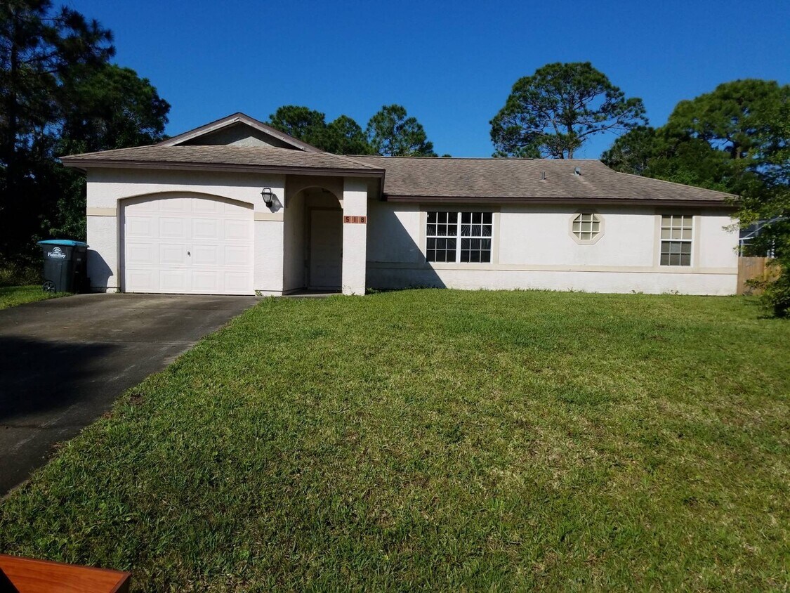 Nice 3 Bedroom 2 Bath home with Large Yard Close to Jupiter Elementary - Nice 3 Bedroom 2 Bath home with Large Yard  Close to Jupiter Elementary