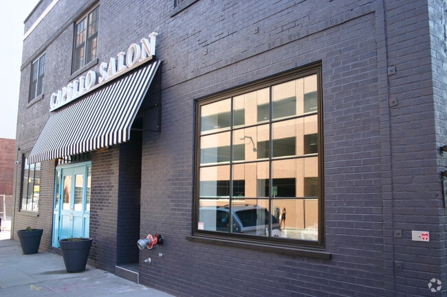 Building Photo - 220 Franklin St