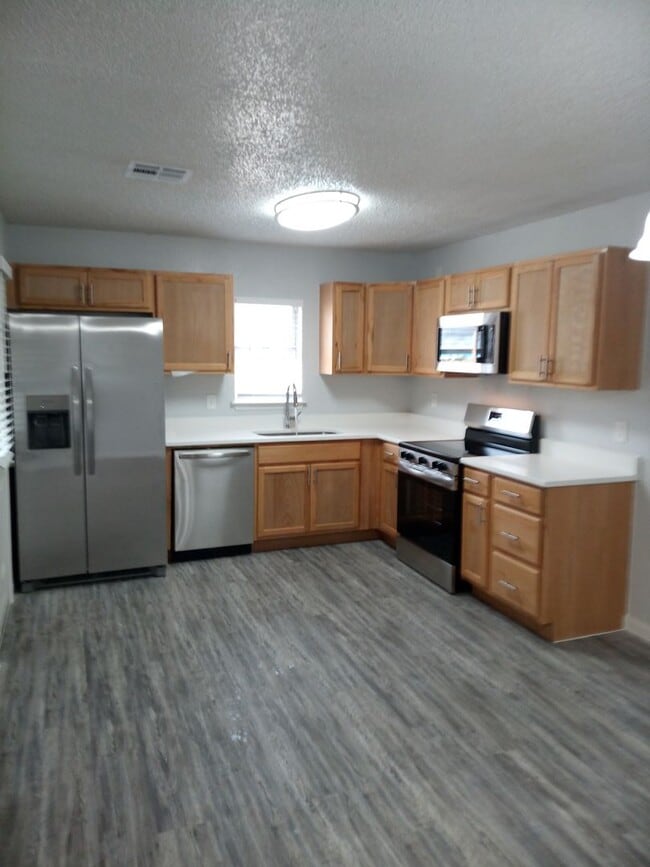 Modern 2-Bedroom Home in Heritage Neighbor... - Modern 2-Bedroom Home in Heritage Neighbor...