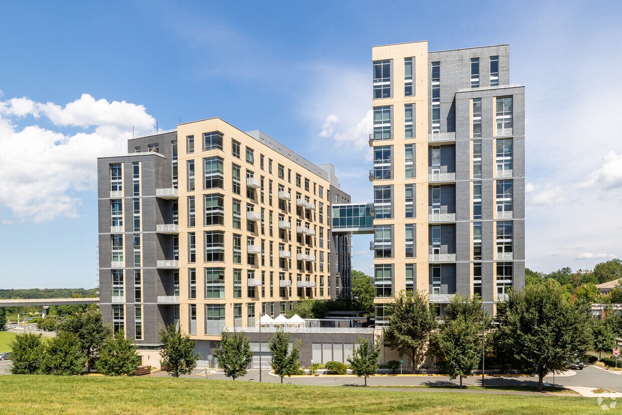 Foto principal - Kingston at McLean Crossing