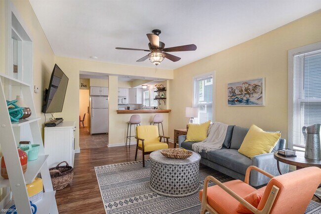 Foto del edificio - 3 br, 2 bath House - 1393 Harpst Street