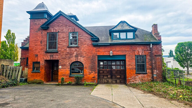Building Photo - 248 S Franklin St