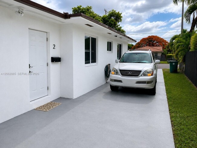 Foto del edificio - 2829 SW 32nd Ct