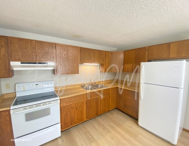 Foto del edificio - 306 Cedar Crest Dr