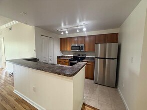 Building Photo - 5800 W Sample Rd