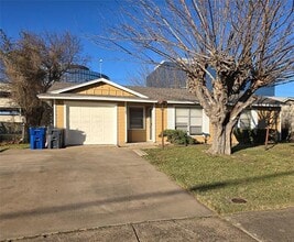 Building Photo - 8307 Bunche Dr