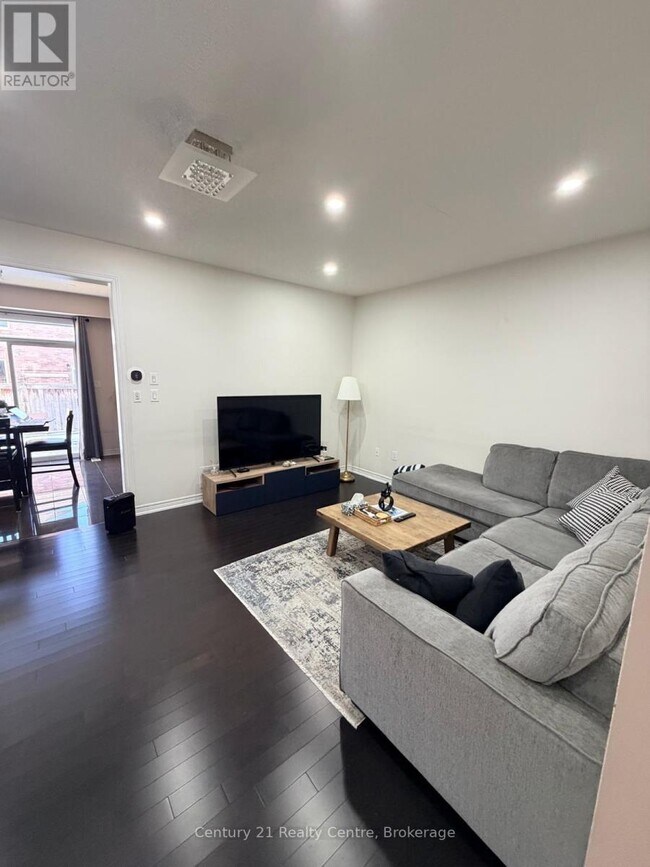 Building Photo - 59 Antibes Dr