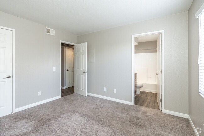 2 habitaciones, 2 baños - 84 m² - Habitación principal - Smoketree