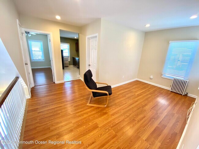 Building Photo - 410 Park Pl Ave